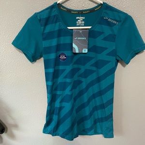 NWT Brooks short sleeved tech shirt